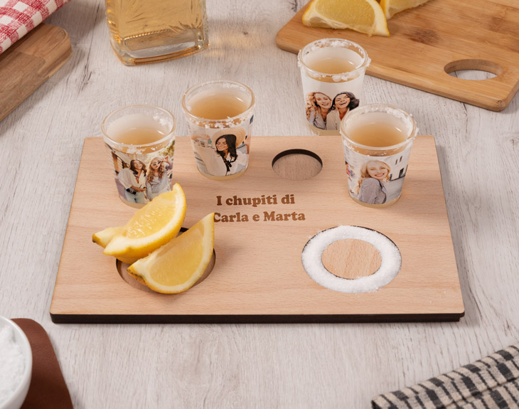 Vassoio In Bambù Personalizzato Per Coppia - Regalo Matrimonio O Compleanno Con Nomi E Data Incisi, Dimensioni 29 X 28.1 Cm
